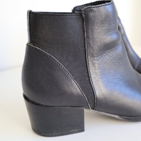 Black Leather Pointed Toe Chelsea Ankle Boots, Size 6 - Picture 7 of 11